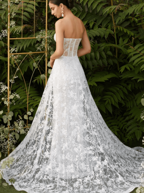 Vestido tipo corsé cola sobrepuesta