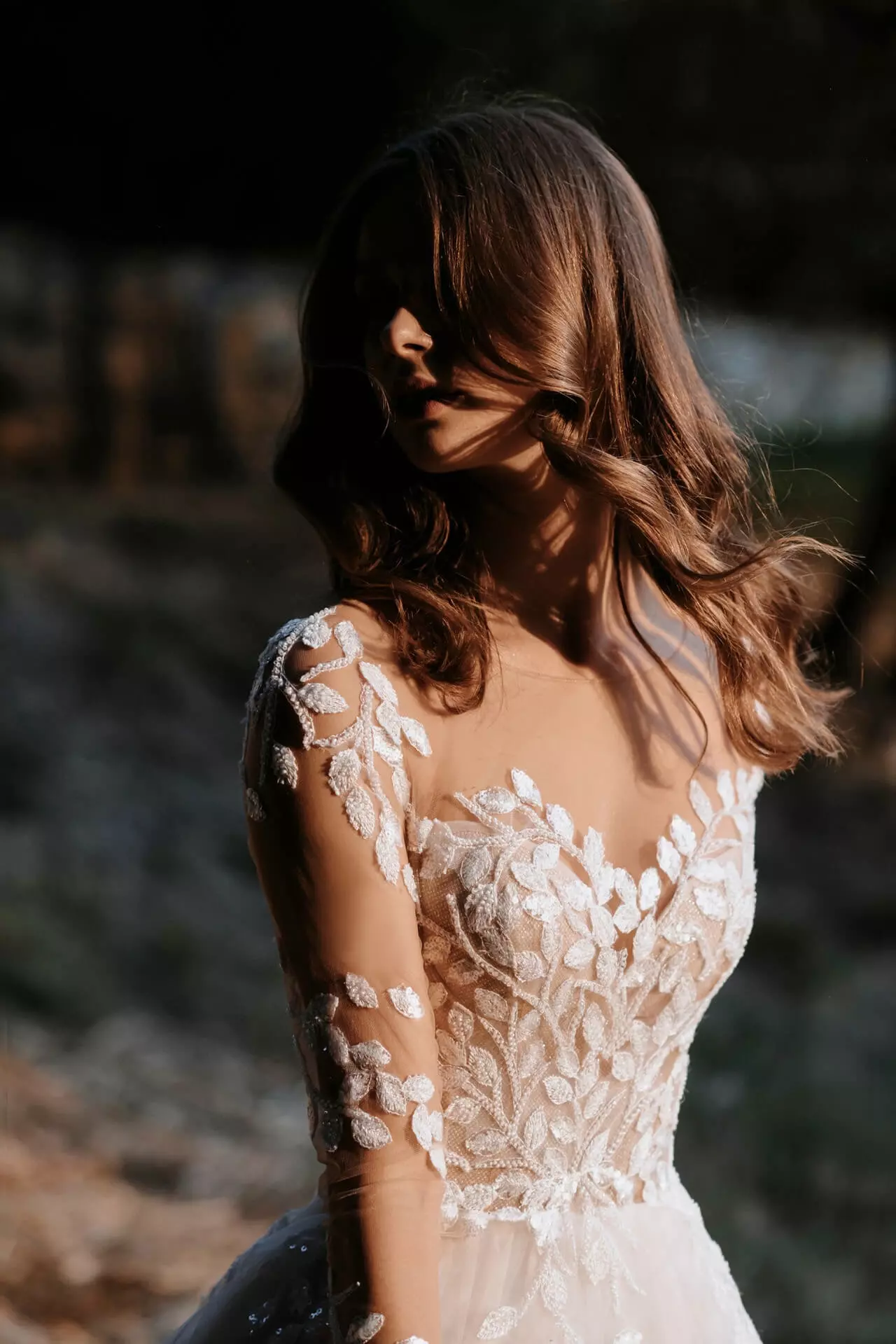 Vestido flores sobre transparencia